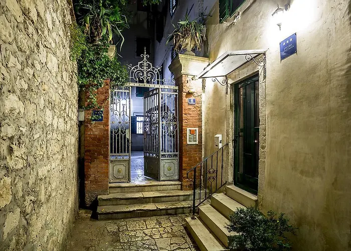 Villa Palace